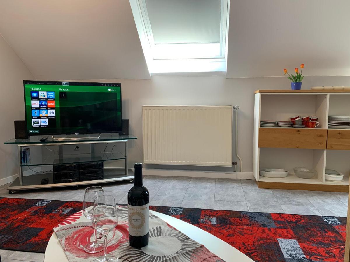 Ferienwohnung Sunny - Moderne Ferienwohnung Im Gruenen In Saarbruecken-West Kültér fotó